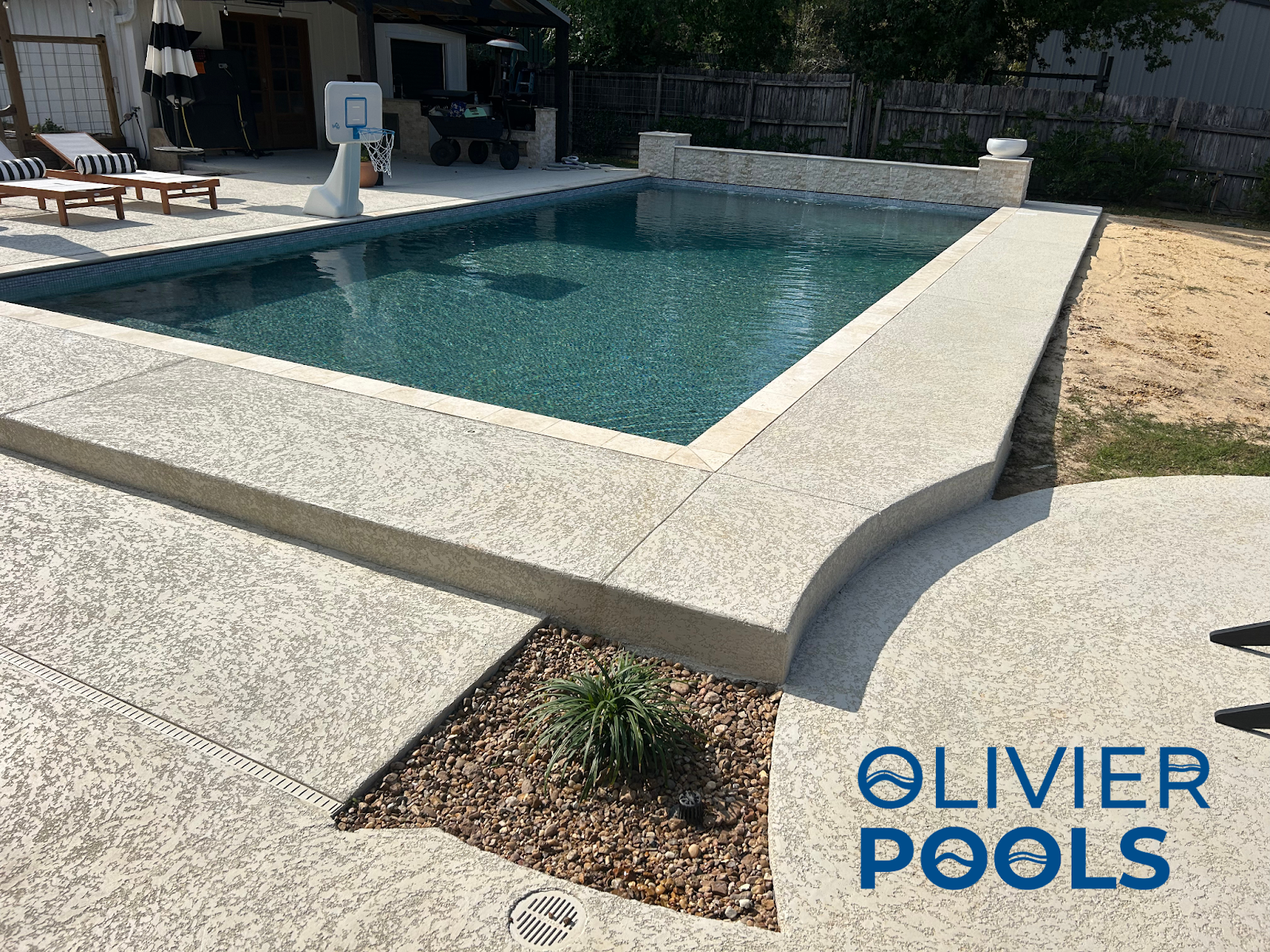 Pool Light Replacement & Repair